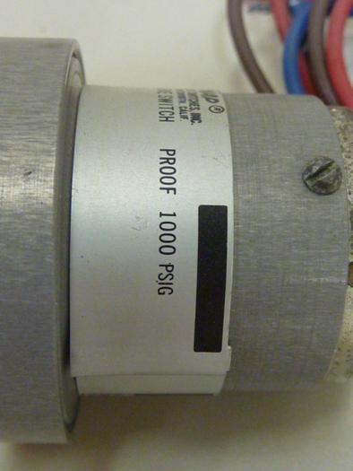 CUSTOM COMPONENT SWITCHES Pressure Switch 611GE9121 #54593