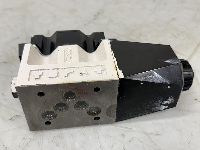 Used TOKIMEC DG4VS-5-0A-M-P7L-H-7-40