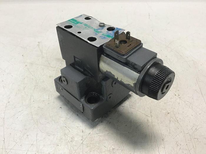 Used VICKERS Valve DG4V3S2AMUHL760EN490 Used