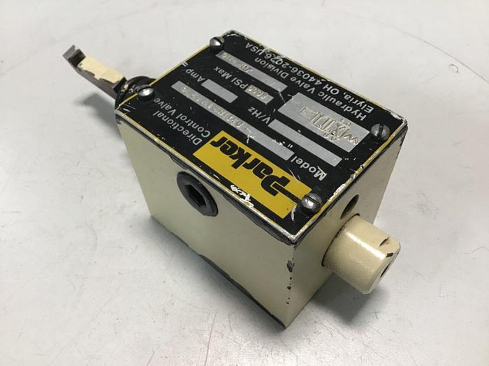 Used PARKER Directional Control Valve D3T1H21X4236 #115841