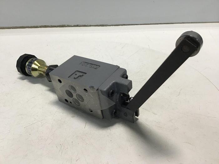 Used TOKIMEC Directional Control Valve DG20S-3-0A-T-20-S23 #133019