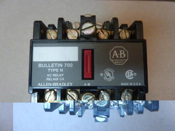 Used ALLEN BRADLEY AC Relay 700-N800A1 SER C #31030