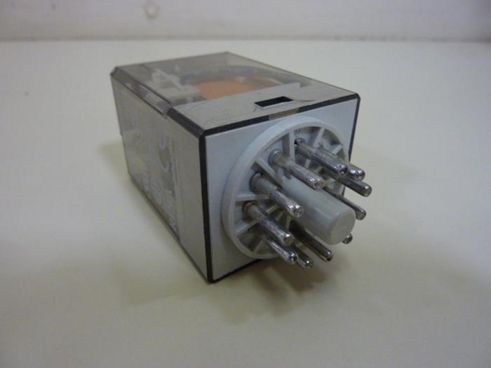 Used ALLEN BRADLEY Relay 700-HA33A1-4 SER D #53742