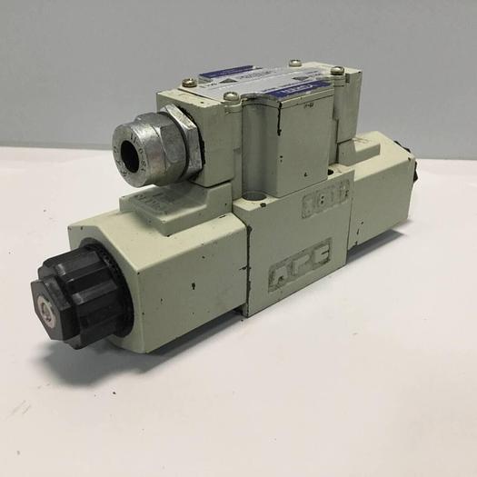 Used YUKEN Directional Valve DSHG-04-3C12-ET-D24-5033 #91587