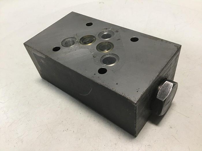 Used VICKERS Pilot Operated Check Valve DGMPC-5-ABK-BAK-30 #114070