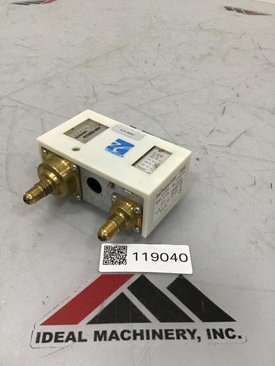 Used JL REFRIGERATION Dual Pressure Control LP830E #119040