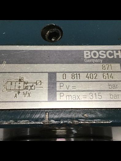 Used BOSCH Hydraulic Valve 0 811 402 614 #144785