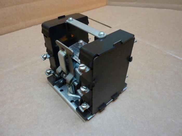 Used CUTLER HAMMER Motor Starter 9575E D9-1 #27785