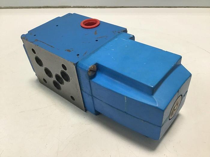 Used VICKERS Directional Valve DG4S4-017B-WB-50 #115369