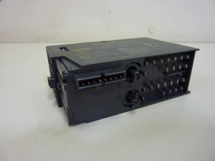 Used SIEMENS Output Module 6ES7 138-4FB03-0AB0 #54958