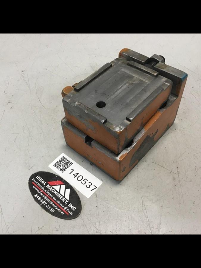 Used CINCINNATI MILACRON Sliding Shoe Platen 3955175 USED