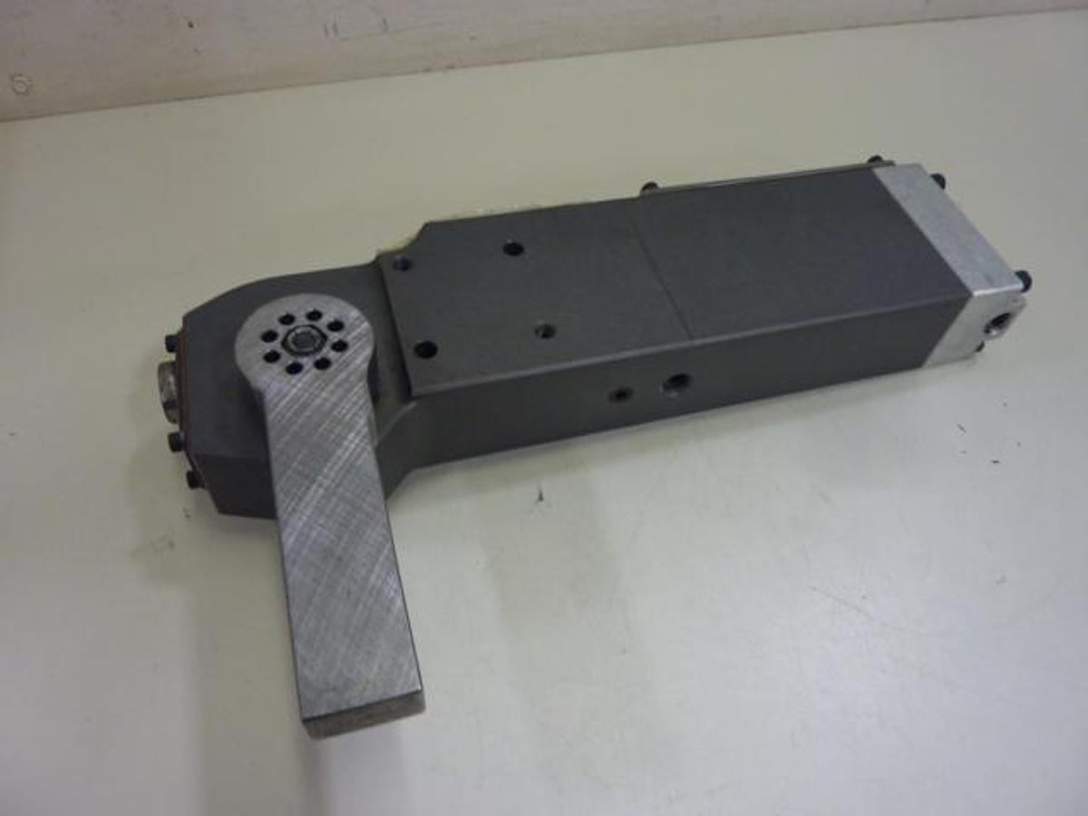 Used BTM CORP Power Clamp STC52VP-1420-73320H-90AR-SCDC Used