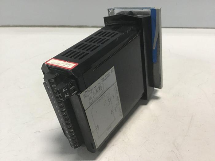 Used RED LION CONTROLS Temp Controller TCU10001 Used