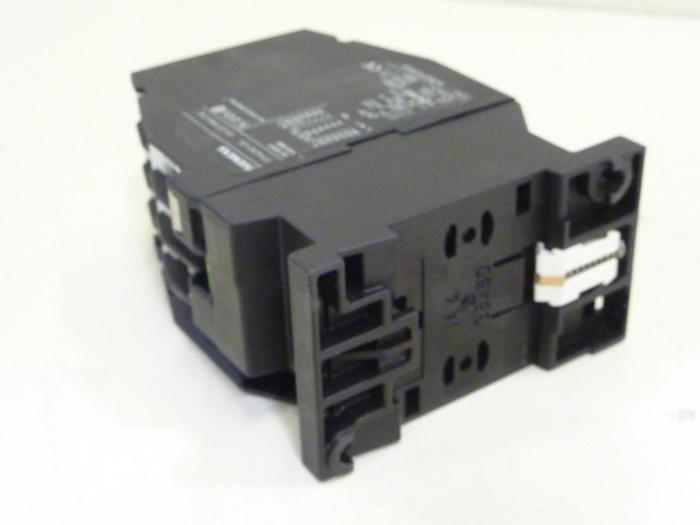 Used SIEMENS Contactor Relay 3TH4262-0A #102749