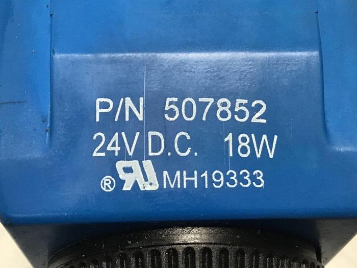 Used VICKERS Valve DG4V-3-6AL-M-U-HL7-60 #133046