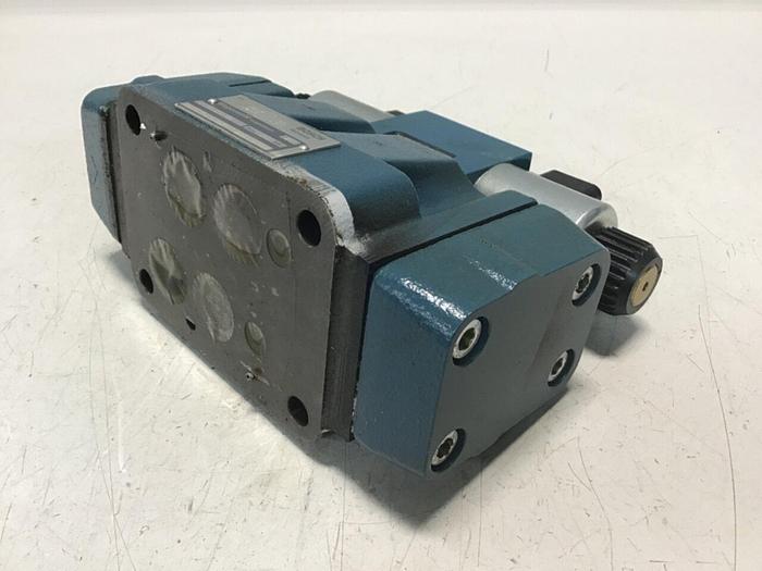 Used BOSCH Directional Valve 0 810 091 423 Used