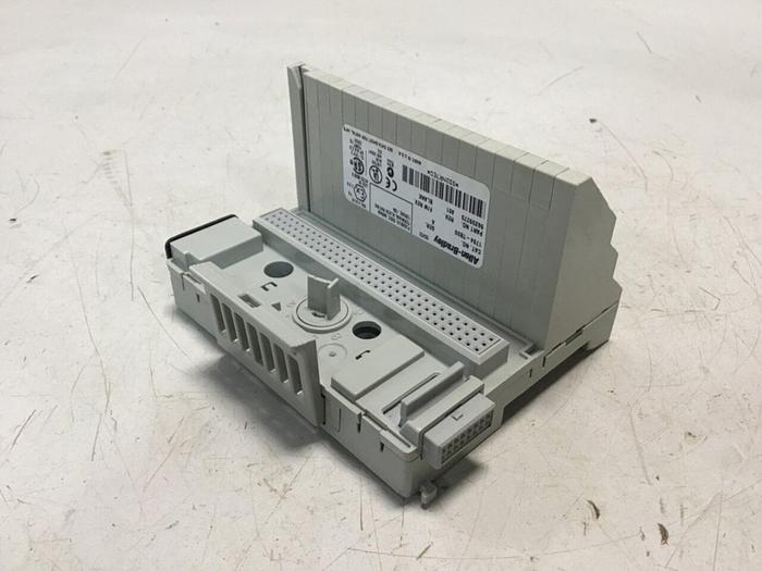 Used ALLEN BRADLEY Terminal Base 1794-TB3S SER A #133695