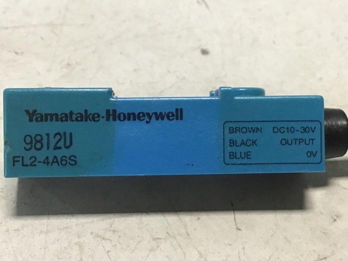 Used YAMATAKE Proximity Switch FL2-4A6S #128227
