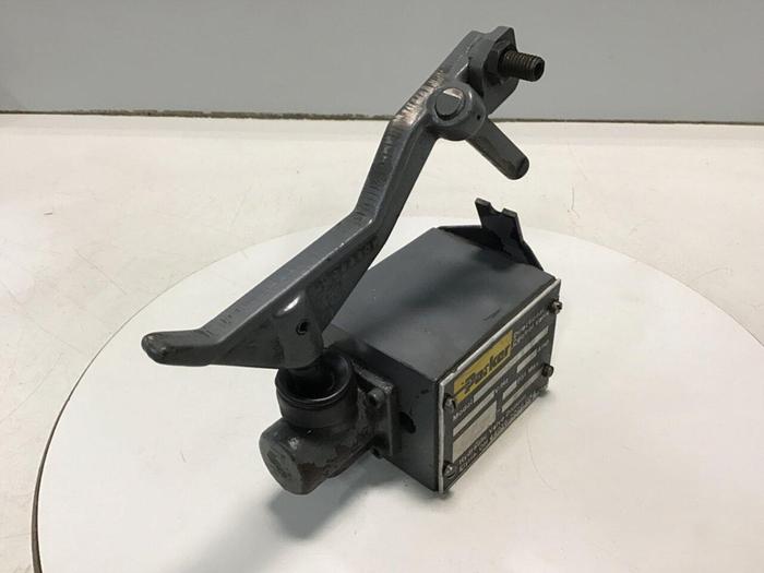 Used PARKER Directional Control Valve D3ML4BN10X4384 Used