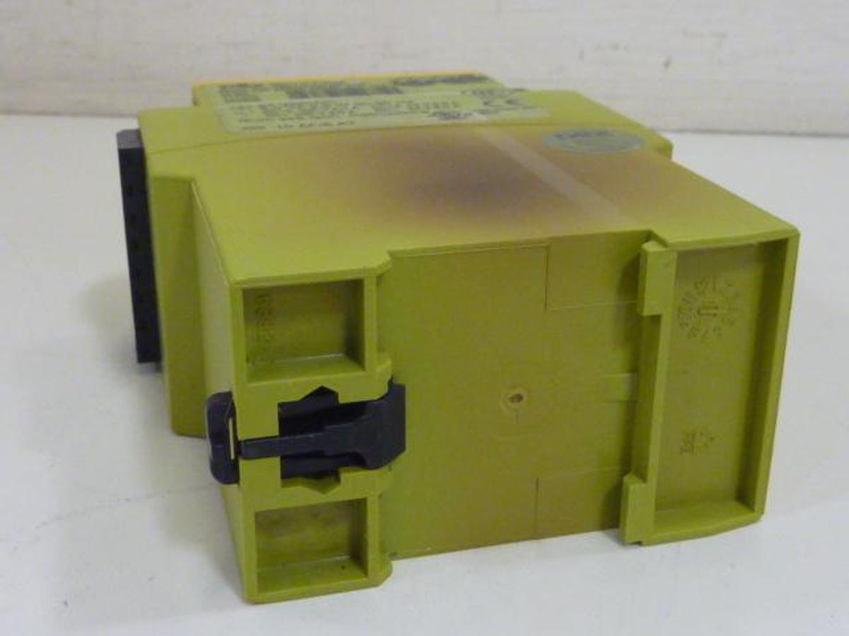 Used PILZ Safety Relay PNOZX3P24VDC24VAC3N/O1N/C1SO USED