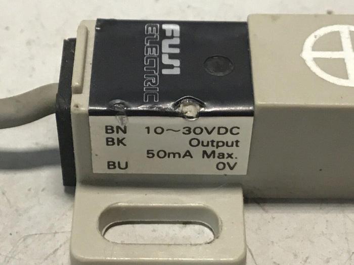 Used FUJI ELECTRIC Proximity Switch PE-B4D3 #128391
