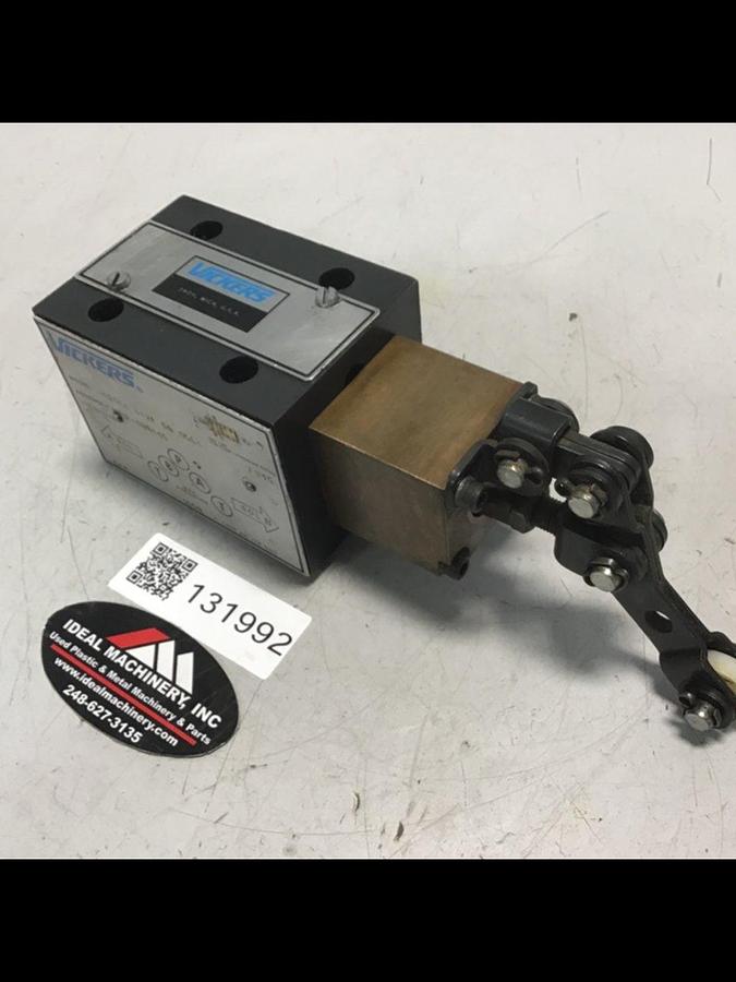 Used VICKERS Valve DG20S4 012F 50 S553 #131992