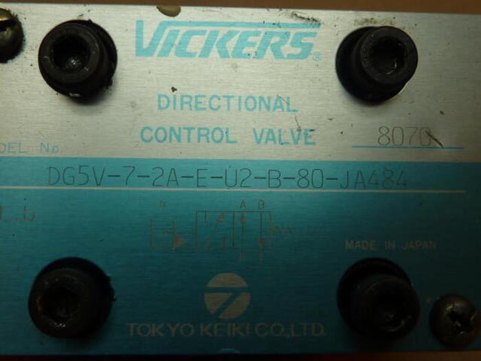 Used VICKERS Directional Control Valve DG5V72AEU2B80JA484 #34068