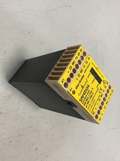 Used ALLEN BRADLEY Safedge Control Unit 440F-C251D #134237