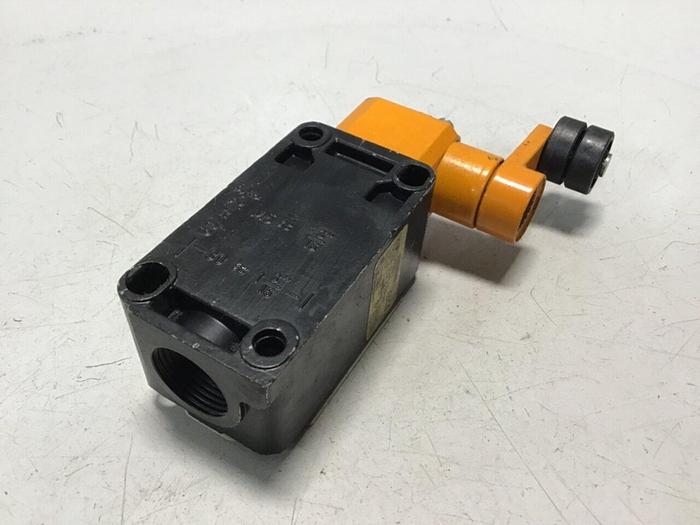 Used SIEMENS Limit Switch3 3SE3 120-1GW-Z #121168