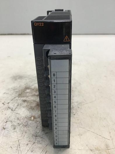Used MITSUBISHI Output Module QY22 USED