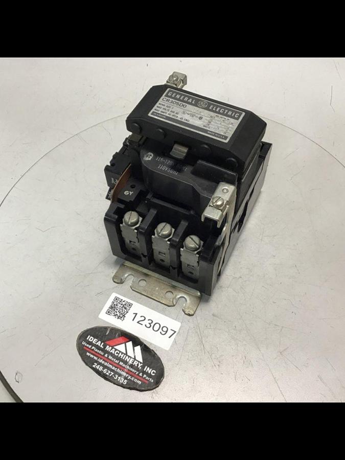 Used GENERAL ELECTRIC Size 2 Contactor CR305D0 #123097