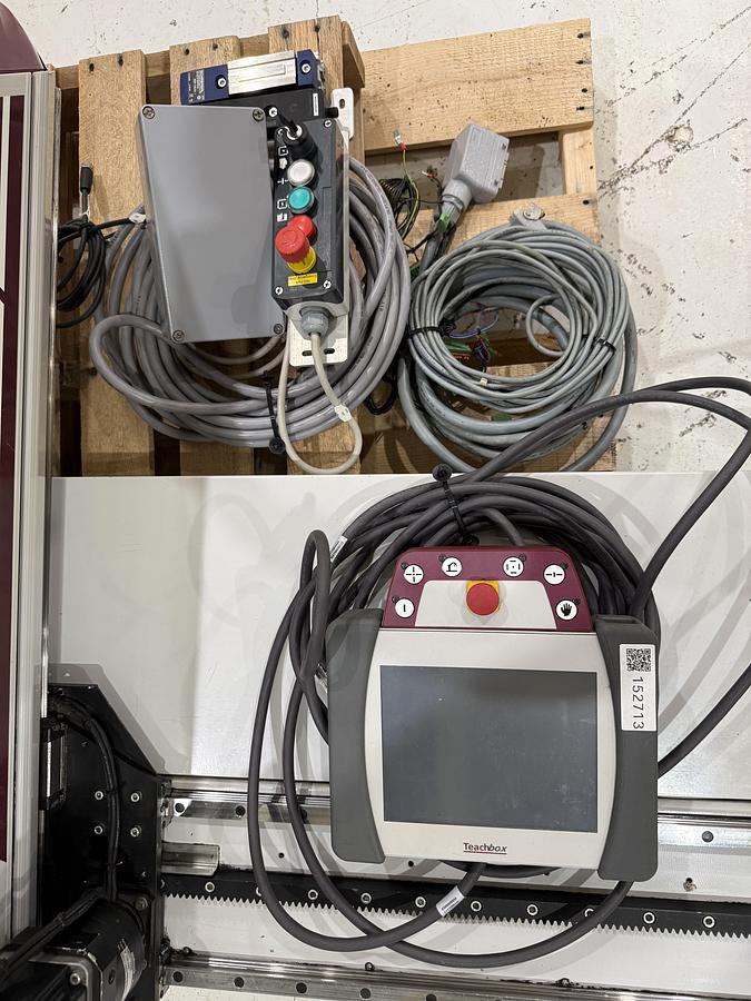 Used 2013 WITTMANN Robot W821 USED #152713 Not Cleaned Yet