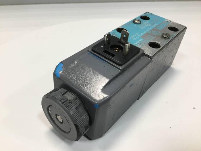 Used VICKERS Valves DG4V-3-2AL-M-U-HL7-60 #98837