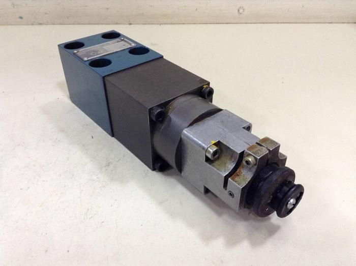 Used BOSCH Valve 0 811 402 012 #80835
