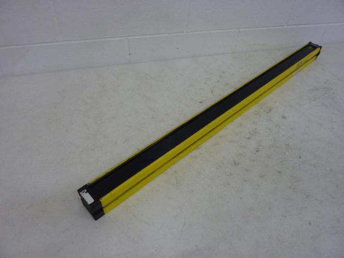 Used SICK OPTIC ELECTRONIC Light Curtain Receiver MGSE90-12A #50942
