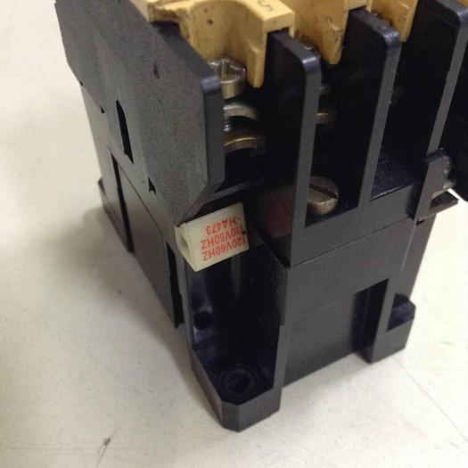 Used ALLEN BRADLEY Contactor 100-A09ND3 SER A #82624