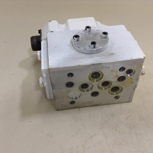 Used MOOG Servo Valve J631A064 Used