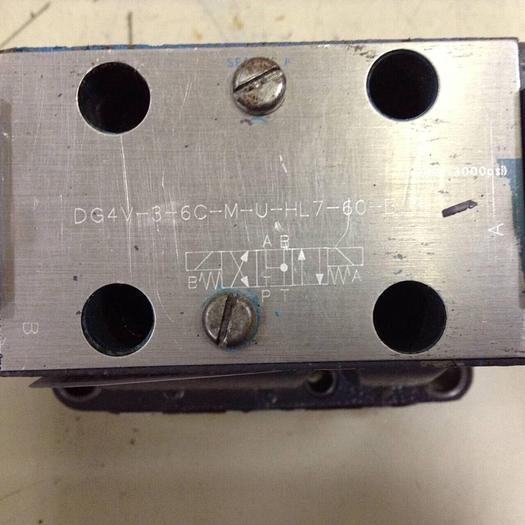 Used VICKERS Valve DG4V-3-6C-M-U-HL7-60-B13 Used