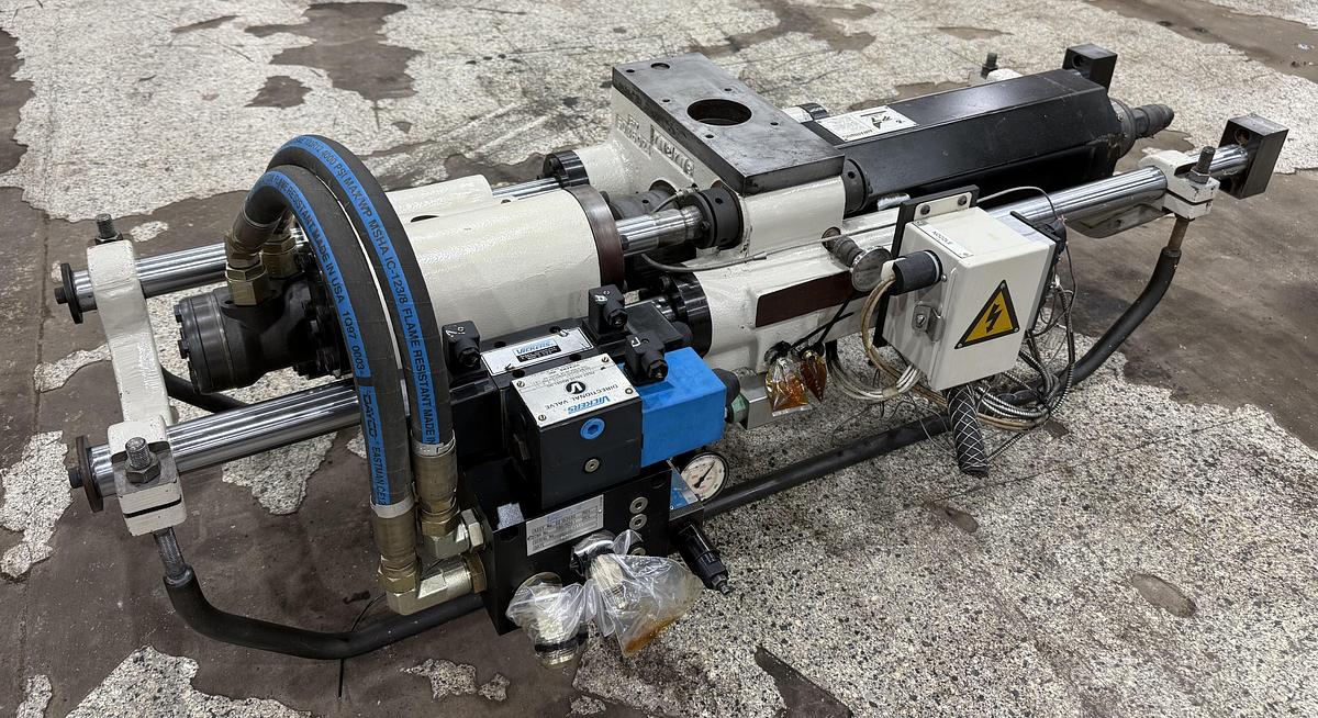 Used CINCINNATI MILACRON VST 85-6.04 INJECTION UNIT