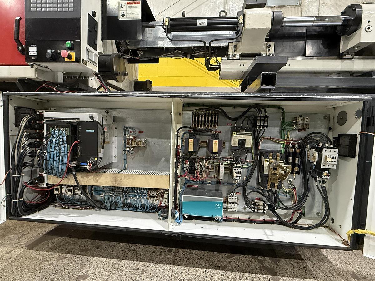 Used 2000 FERROMATIK MILACRON 310 Ton Injection Molding Machine MT310-22 USED #151863