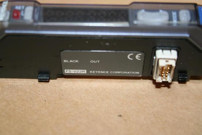 Used KEYENCE CORP Photoelectric Amplifier FS-V22R Used