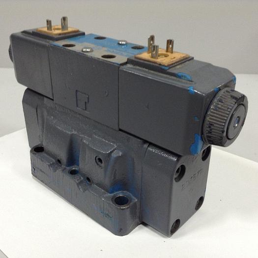 Used VICKERS Valve DG4V-3-6C-M-U-HL7-60-B13 Used