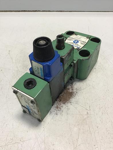 Used VICKERS CG5060ACMWBP1090S159 Valve Used #144000