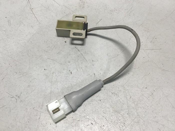 Used FUJI ELECTRIC Proximity Switch PE-B4D3 #128345