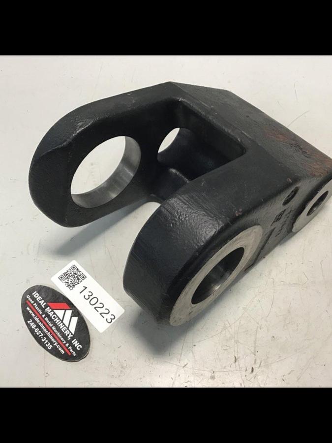 Used HUSKY Tie Bar Lock Link Mount Bracket 244693 USED