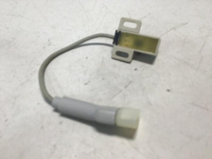 Used FUJI ELECTRIC Proximity Switch PE-B4D3 #128417