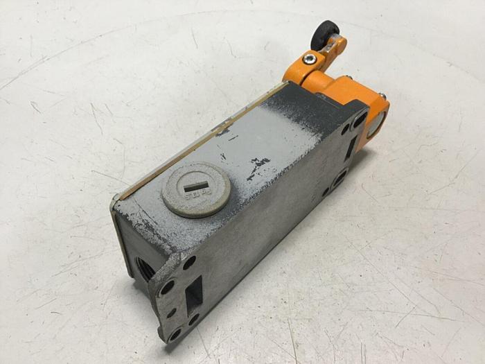 Used SIEMENS Limit Switch 3SE3 404-1G #121611