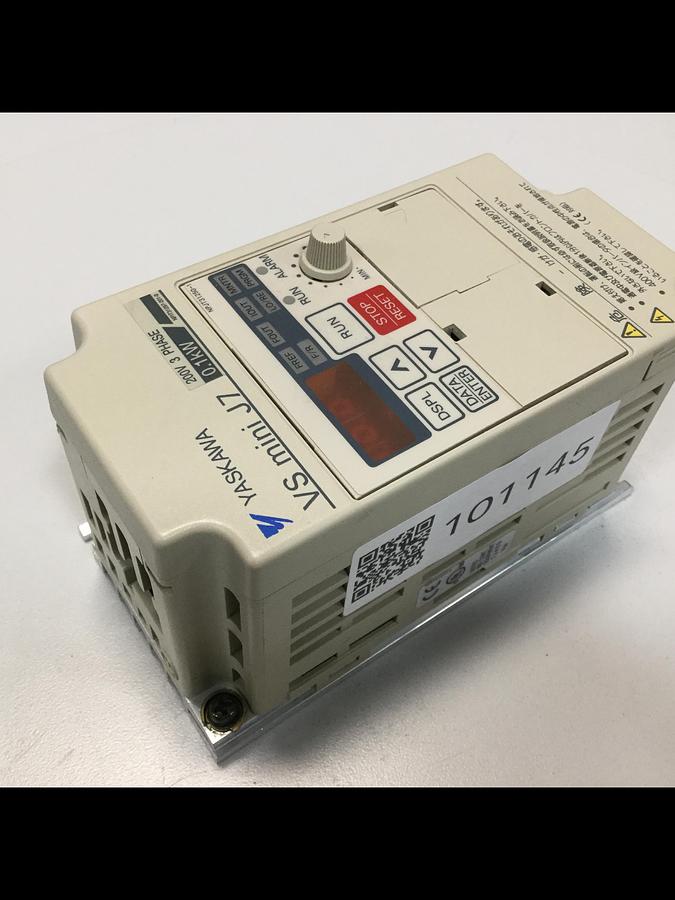 Used YASKAWA VS Mini J7 Inverter CIMR-J7AA20P1 USED