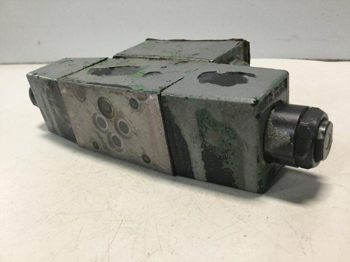 Used PARKER Directional Control Valve D31VW3C4Y 11 #103020