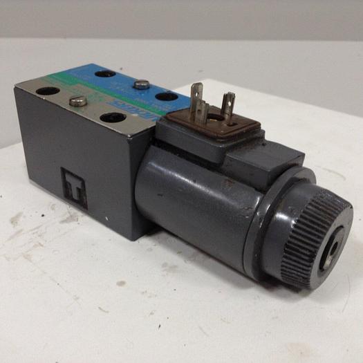 Used VICKERS Valve DG4V3S22AMUHL760EN490 Used